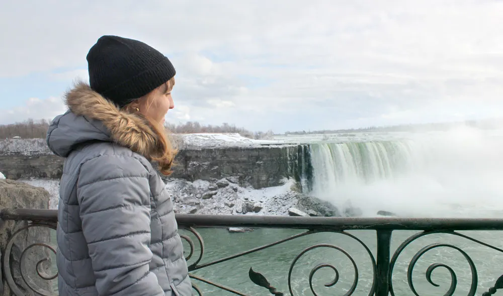 Walking by Niagara Falls in the Winter
