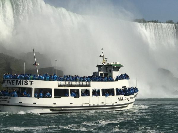 Niagara Falls Border Crossing (2025) - Creative Travel Guide