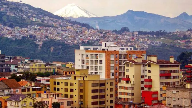 How to Volunteer in Ecuador (2026)