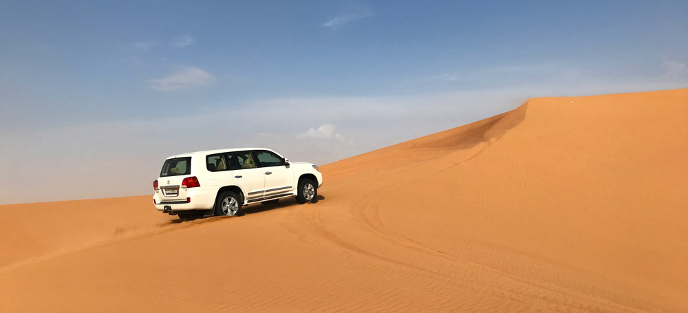 Dune bashing in Dubai