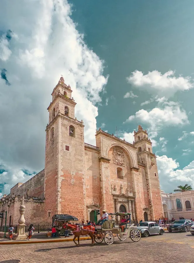 iconic building in romantic things to do in Merida Mexico