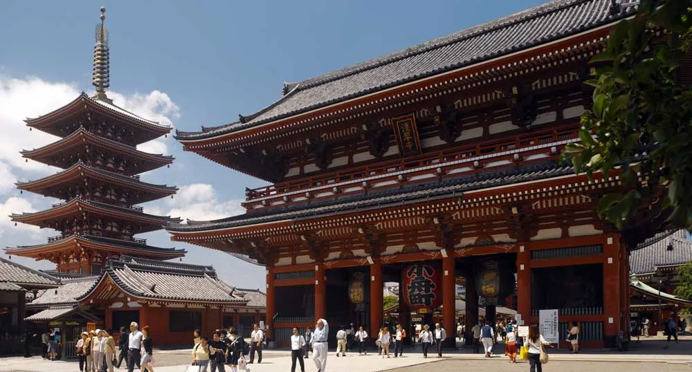 Senso-ji temple in Tokyo, Japan - a cool thing to do in Tokyo