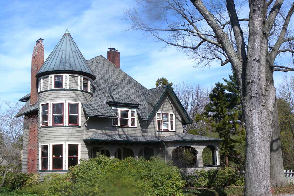 Traditional house in Montclair