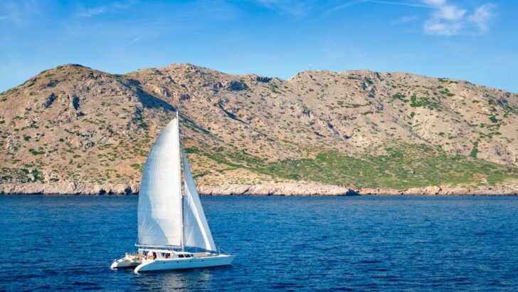Top 5 Catamaran Charters in Croatia (2025)